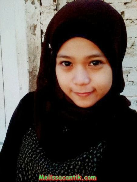 gadis cantik berhijab