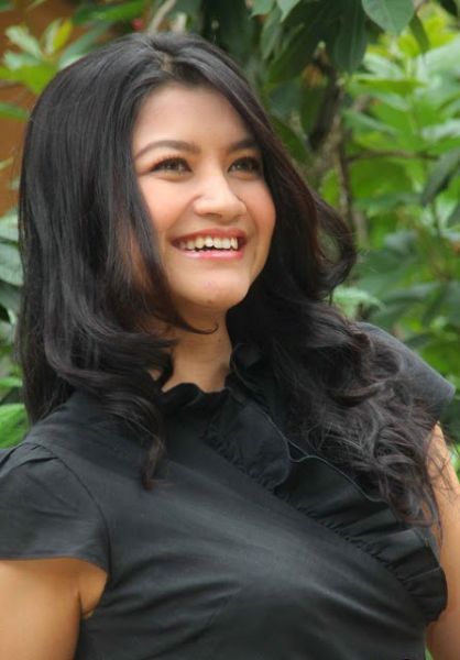 syahrini telanjang