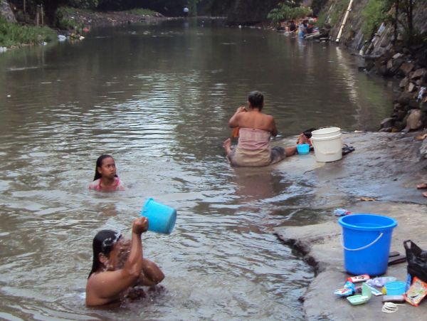 cantik ngentot di sungai