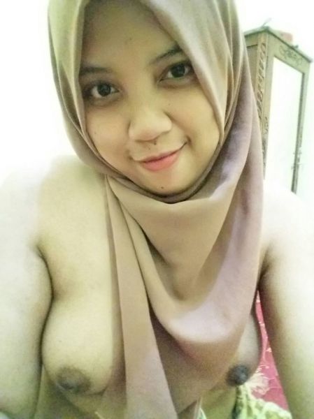 ngentot memek jilbab