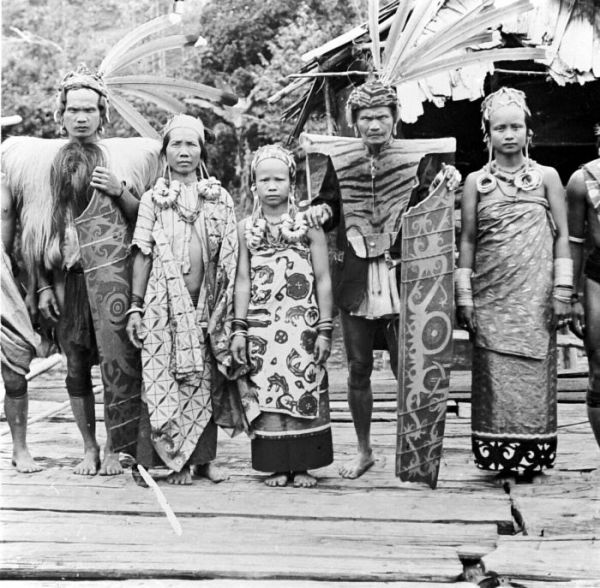 suku dayak kalimantan barat