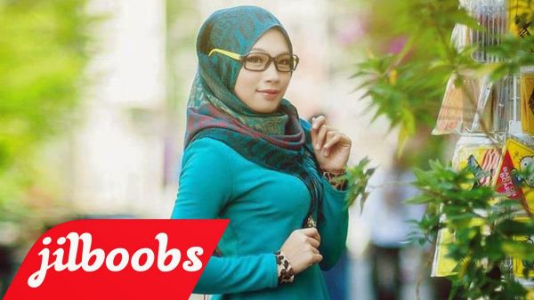 perempuan melayu baju ketat