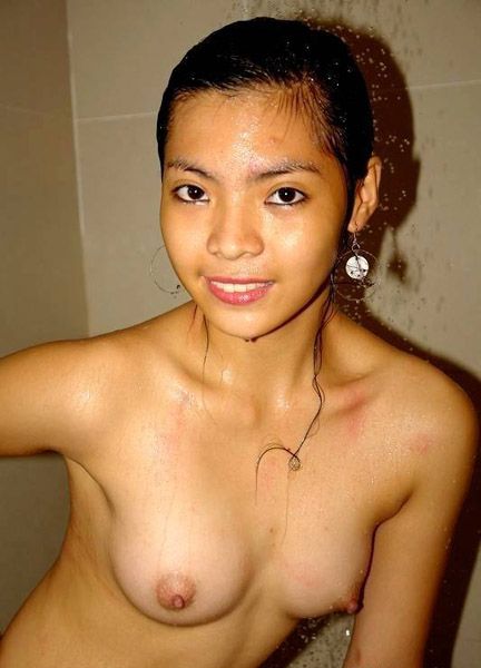 gadis toge mandi