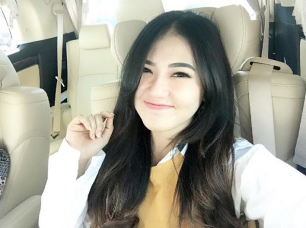 via vallen cantik nya