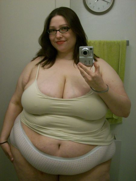 mature bbw huge tits swimsuit