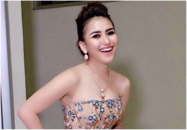 ayu ting ting menyusui