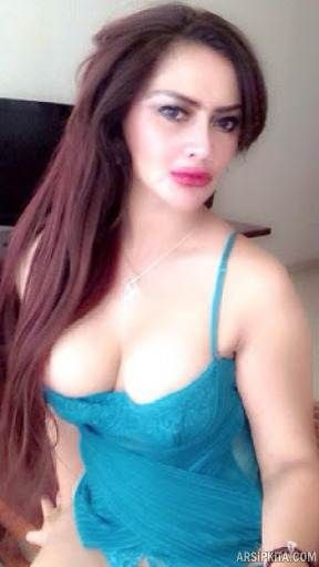 tante tua pamer memek