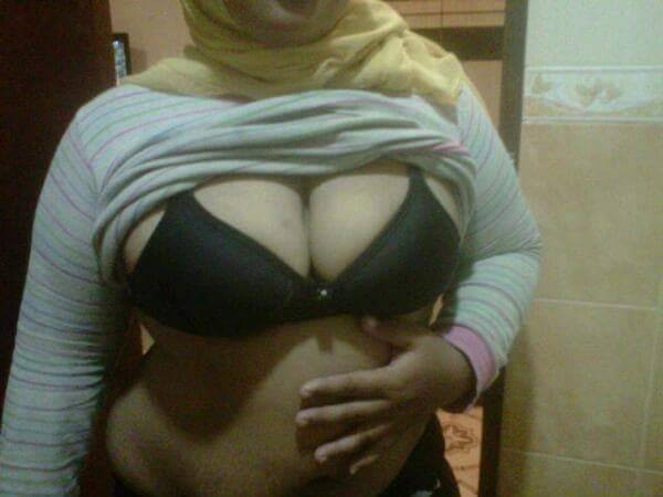 tante arab pantat gede