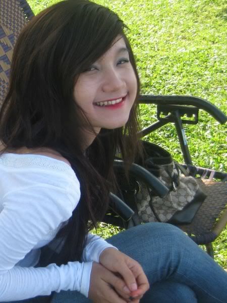 cewek buka baju