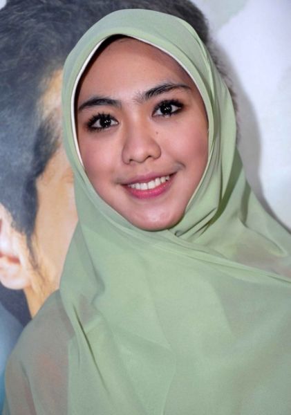 ber jilbab gadis tercantik