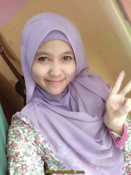 wanita berjilbab