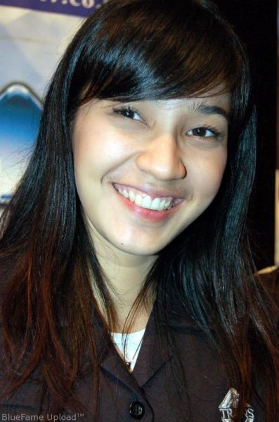 maya ahmad sedang bugil