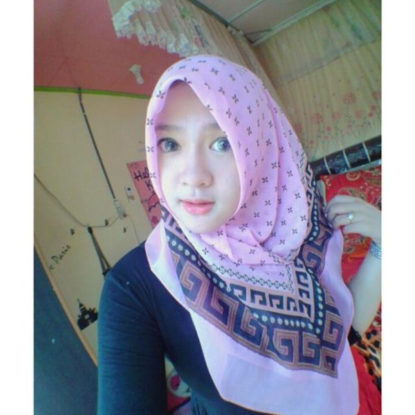 jilbab cantik memek