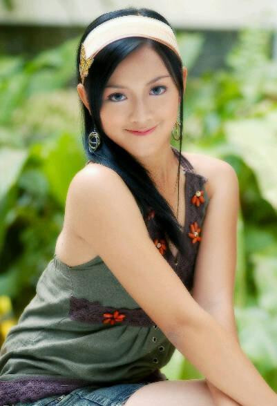 foto foto cewek pake baju renang memeknya nyeplak