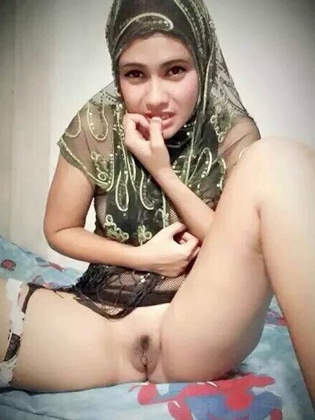 artis perempuan indonesia